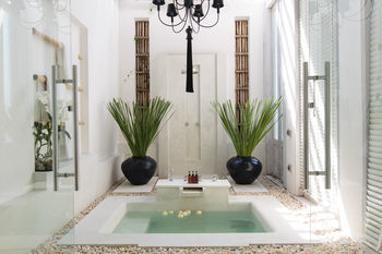 Michaela Hotel 4*